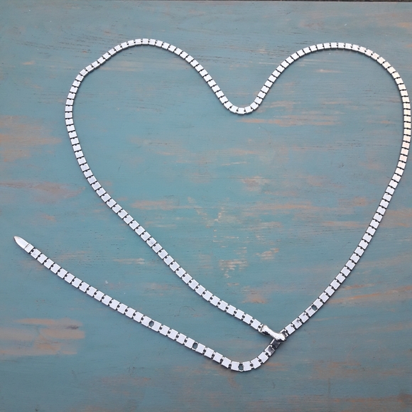 Chain Metal Belt Slinky Shiny Snaky Belt in Silvery Metal Could be Long Necklace - Picture 14 of 15